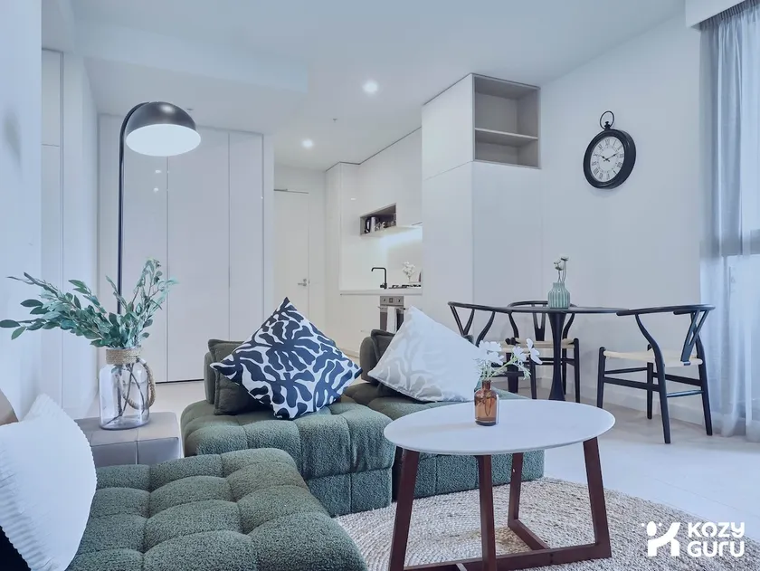 KozyGuru | Box Hill | Chic & Close to It All - Image 1