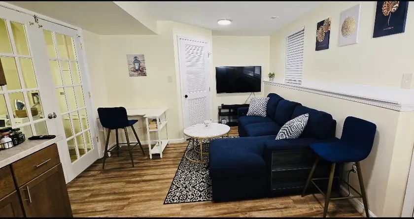 Cozy Retreat in the Heart of the City - Image 1