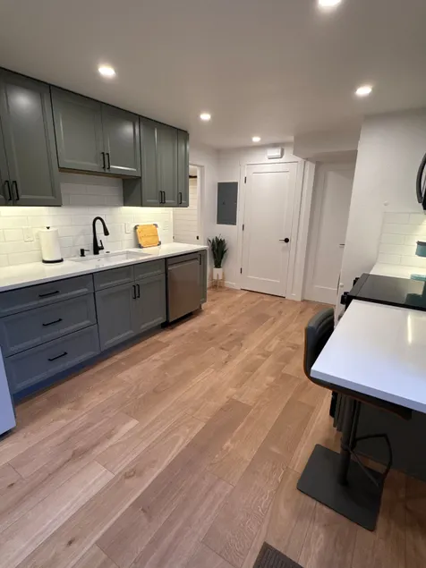 Brand New Charming Guest House with lake access - Image 1