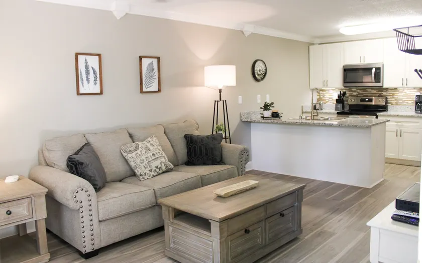 Updated, Fully-Furnished Corporate Suite Apartment - Image 1