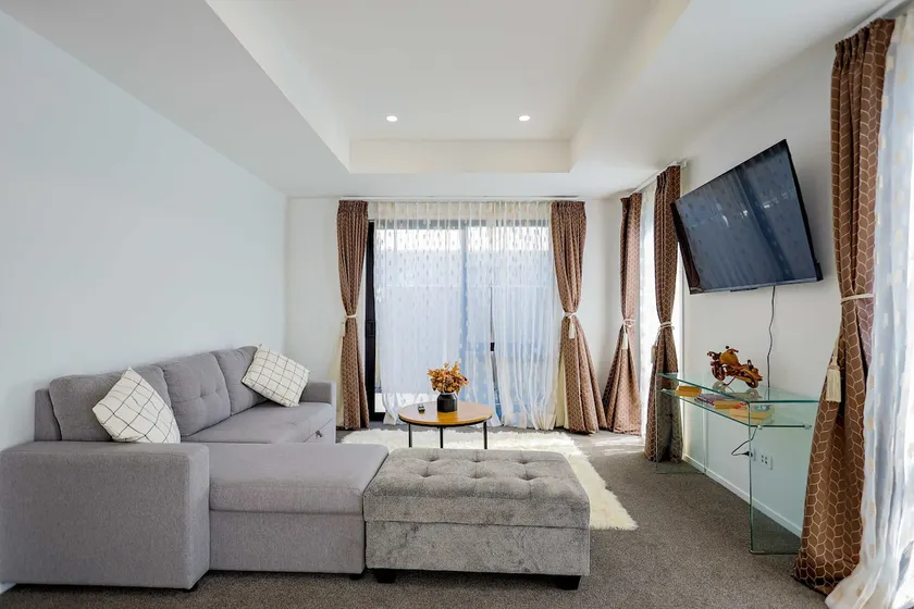 Comfortable Stay in Halswell Close to Shops & Park - Image 1