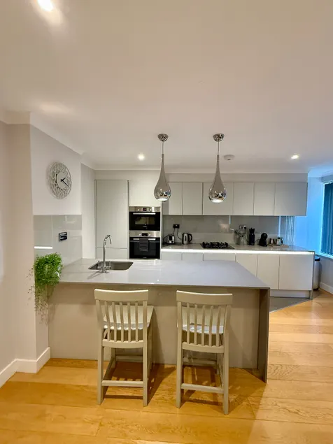Prime London Stay Chic, Cosy & Sleeps 5 - Image 1