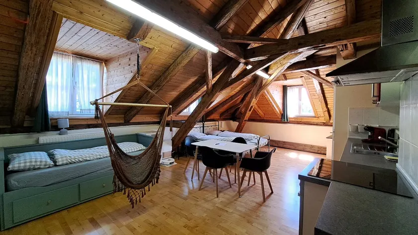Quiet Alpine Loft · central, bright & cozy - Image 1