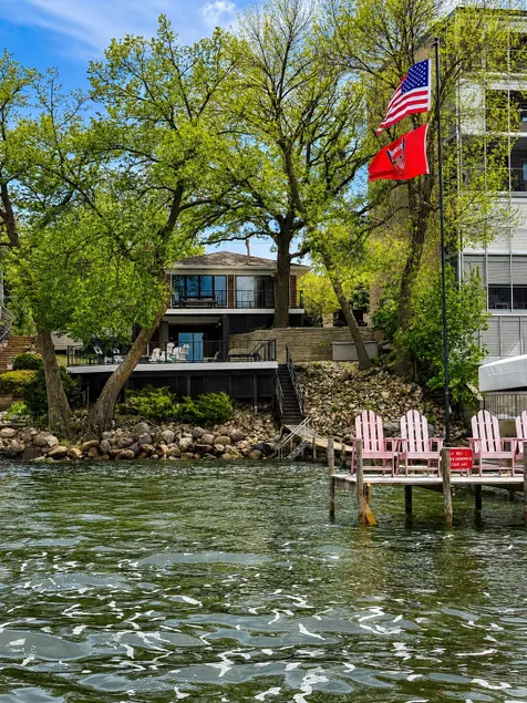 Oar & Anchor Lakehouse on Clear Lake - Image 1