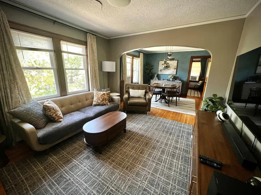 Outdoor Lovers Loft (King Bed)- pet friendly - Image 1