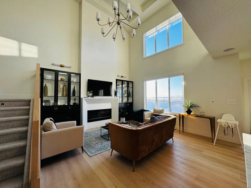 Lakeview 5BR · AC · YEG Airport & Beaumont - Image 1