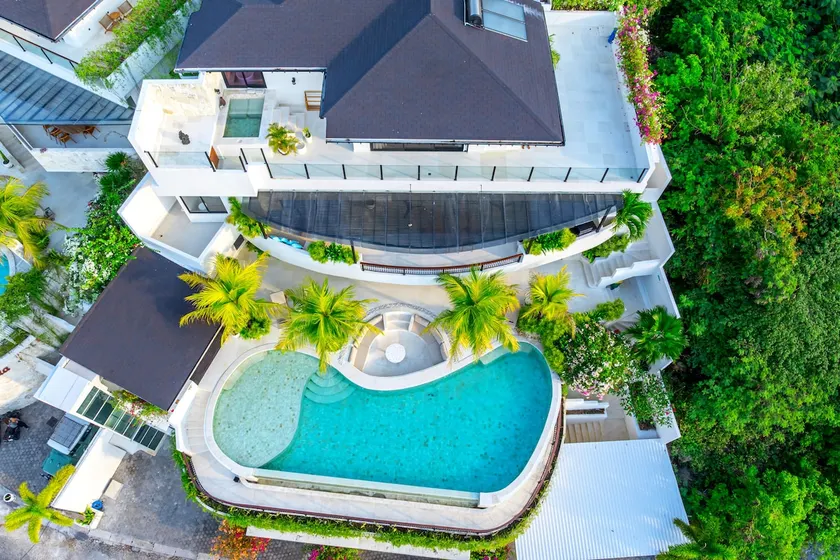 Luxe 4BR Villa w Rooftop, Cinema, Ocean View - Image 1