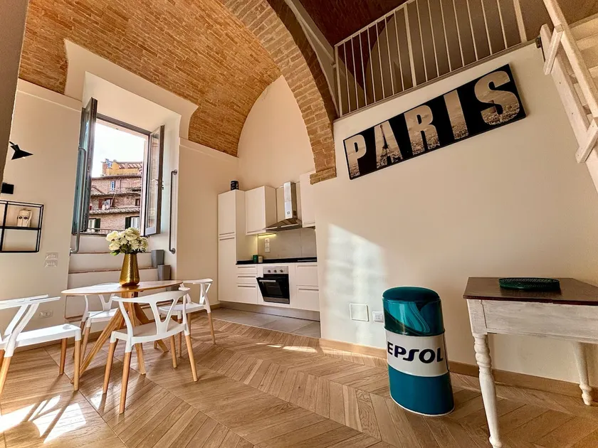 URBAN LOFT with large terrace in the center for 2 people - Image 1