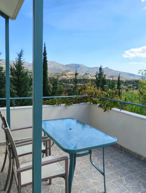 Guest house with beautiful views of Avlonari. - Image 1