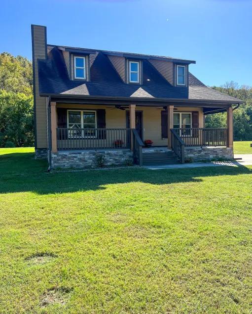 Ozark Getaway at the White River - Image 1