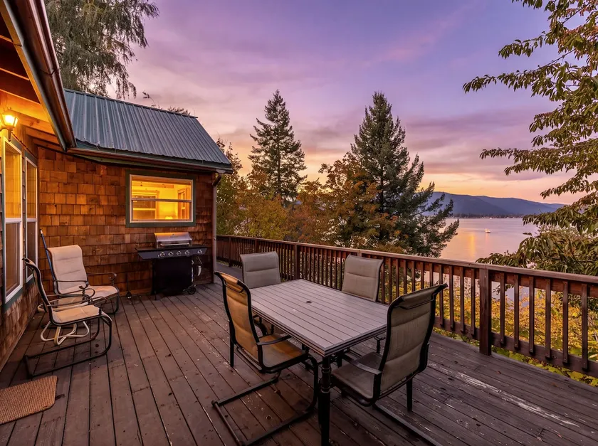 Lakeshore Getaway - Lakefront Cabin - Image 1