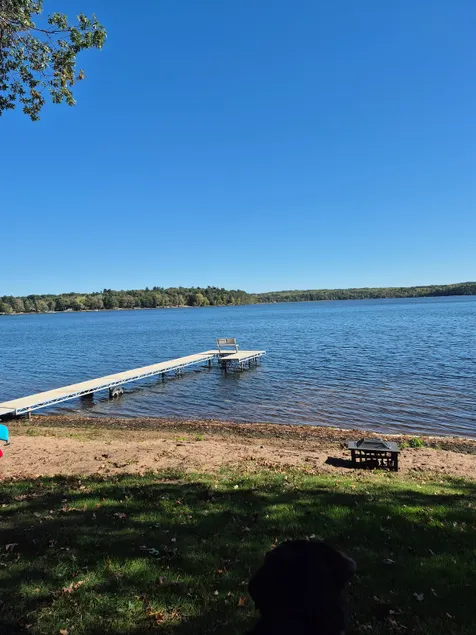 Welcome to lakeside Inn. - Image 1