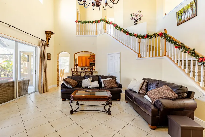 Luxury Getaway Near Winter Garden Downtown, Disney - Image 1