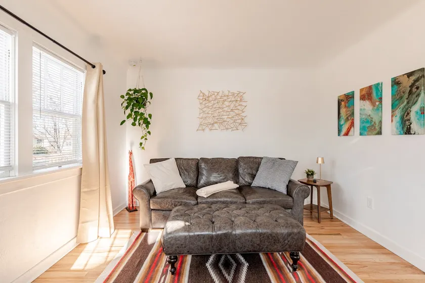 Bright, Airy Bungalow - Near Airport & Anschutz - Image 1