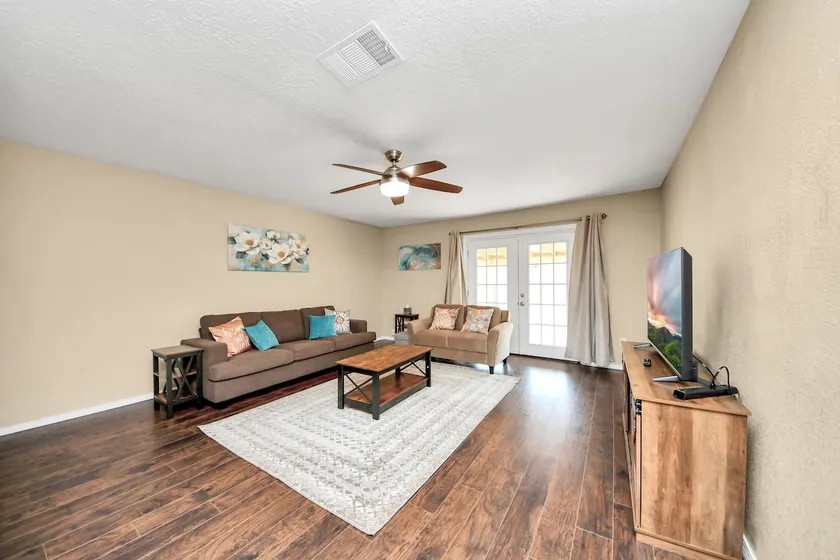 3BR home, in south Houston, near Hobby /NASA - Image 1