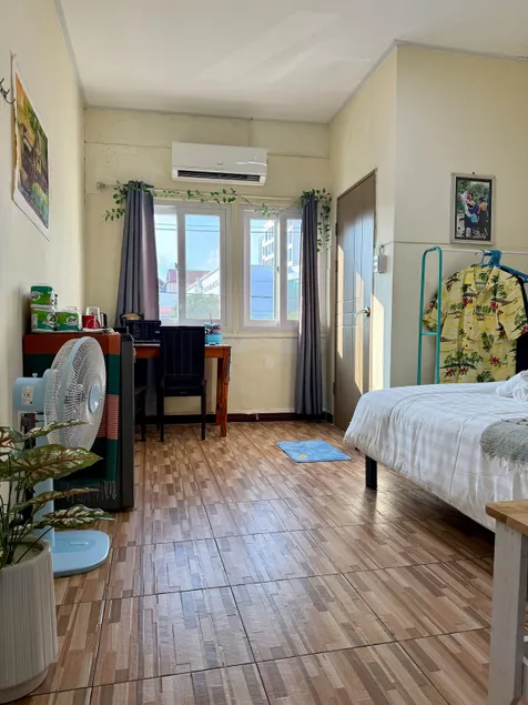Comfy & Simple Apartment - Perfect Location - Image 1