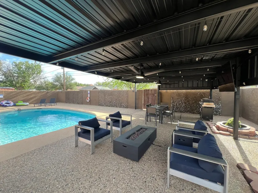 Midland Luxe•Pool•Sleeps 8• Workspace•Game Room - Image 1