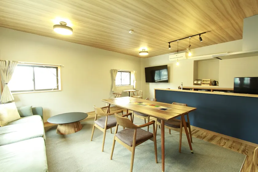10 minutes on foot to the center, bustling street/maximum 6 people can stay/70㎡ house - Image 1