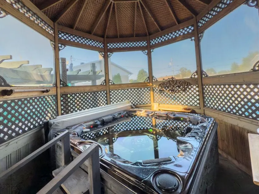 Relaxation house (sauna, spa, pool & more) - Image 1
