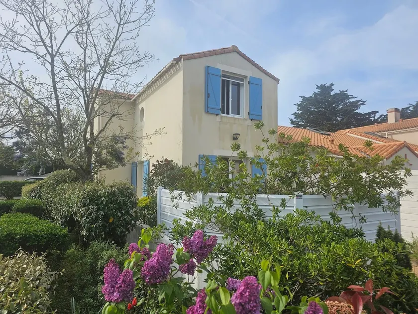 Sea air Vacation home - Image 1