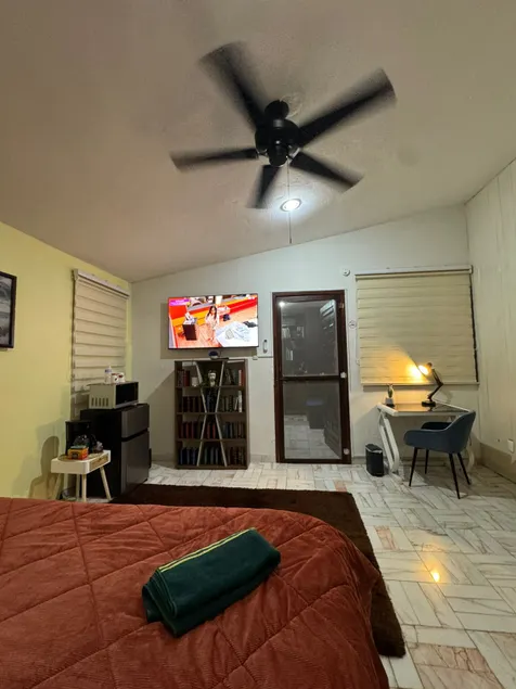 Comfortable room near the boardwalk. - Image 1