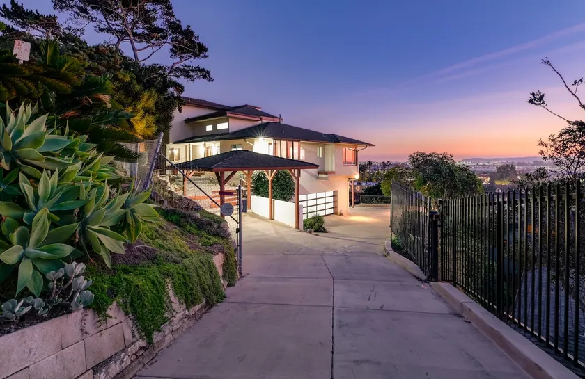 5BR Mission Hills-Old Town Home w/ Stunning Views - Image 1