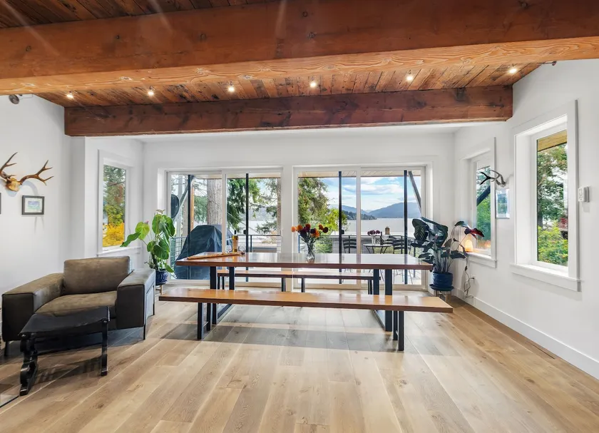 Bayview Modern Luxury by the Lake - Image 1