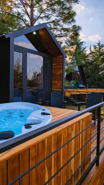 DenHills Cabin Lodge – Suite Cabin - Image 1