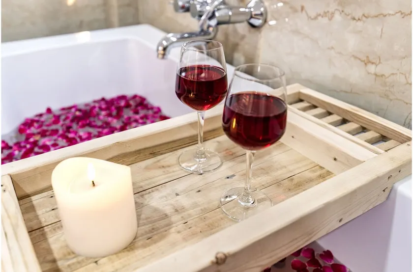 The Luxe Studio Retreat | Private Couple Jacuzzi - Image 1