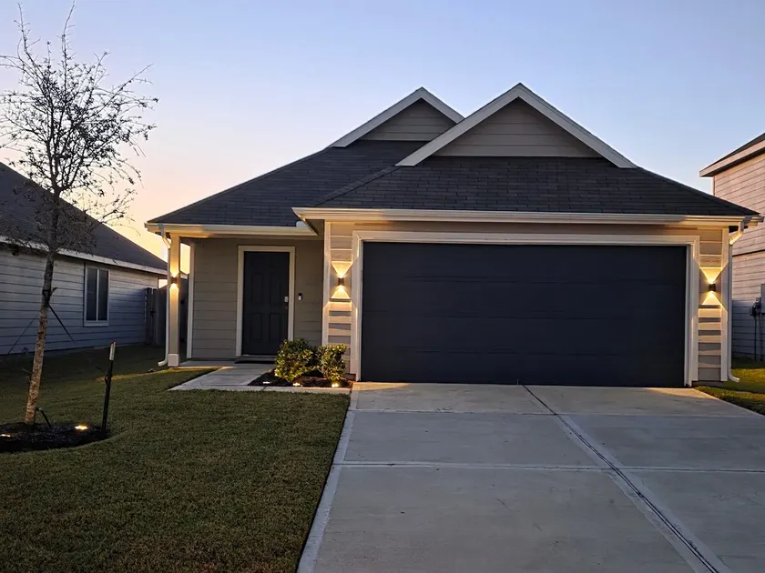 House with style and comfort for a unique stay. - Image 1