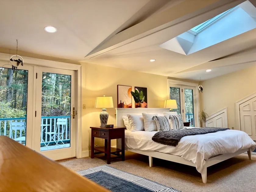Skylights & Tides King Studio - Kittery/Portsmouth - Image 1