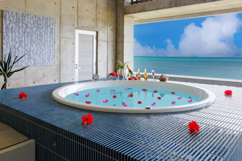 [Ocean View] Large hot tub & private BBQ space / Maximum occupancy 8 people - Image 1