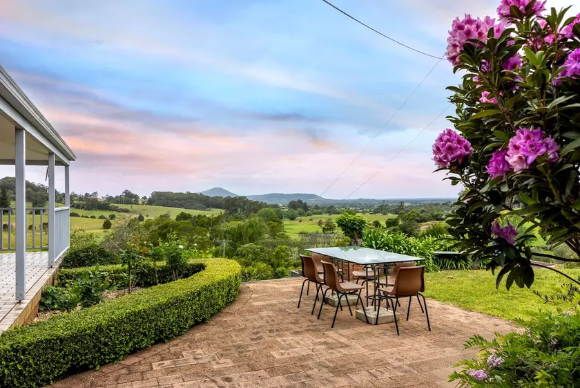 Olive Grove - Pet Friendly with Fireplace - Image 1