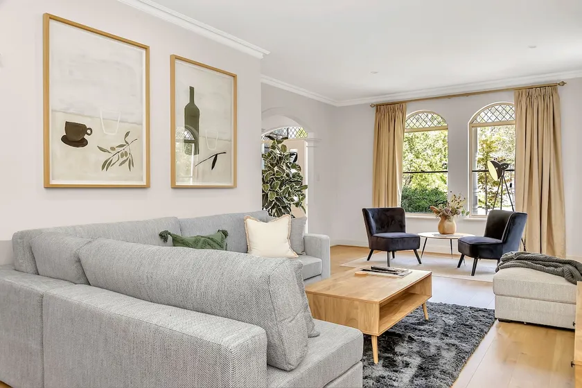 Village House - A Stylish Stay in the Adelaide Hills - Image 1