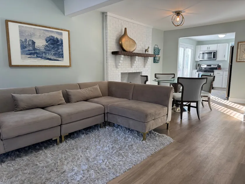COZY 2bd/2ba Bungalow <5 min from HPU & HP Market - Image 1