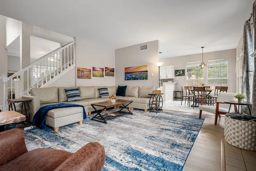 Family Retreat Near DFW - Sleeps 12 - Pet Friendly - Image 1