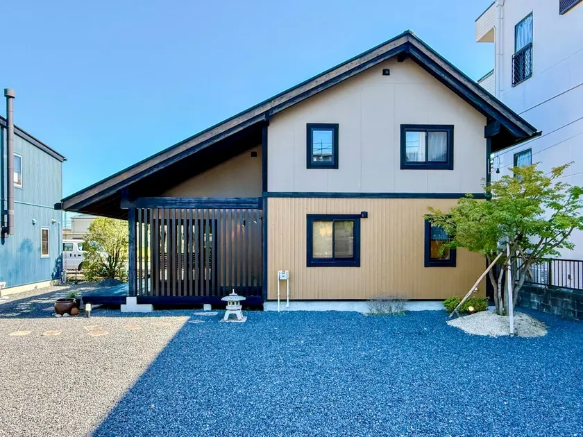 Maximum of 8 people available. Close to Suzuka Circuit. There are 3 villas on a property of about 300 tsubo. No1 - Image 1