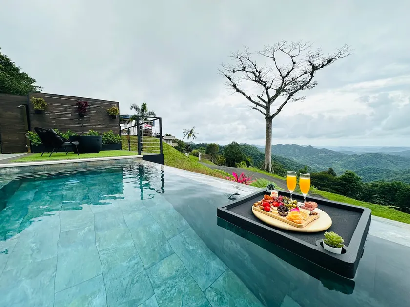 Campo 5 Romantic Retreat/Climatized Pool & Views - Image 1