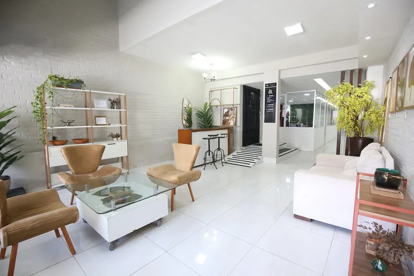 Functional furnished mini studio with kitchen and bathroom, sleeps 6 - Image 1