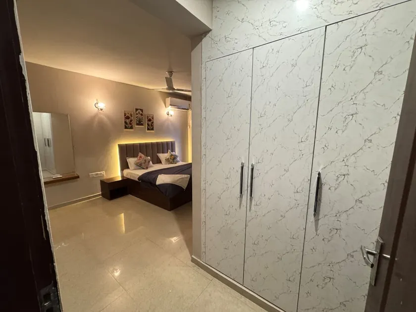 ZoomStay| 3bhk Suite| Near Palassio Mall & Ekana - Image 1