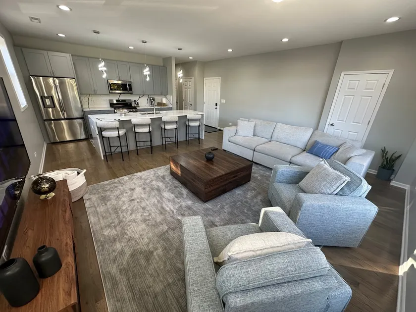 Hermosa Hideaway – Near Logan with parking (1 car) - Image 1