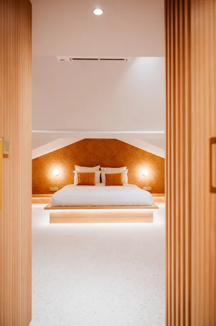 ”Opaline” Luxury Suite - Image 1