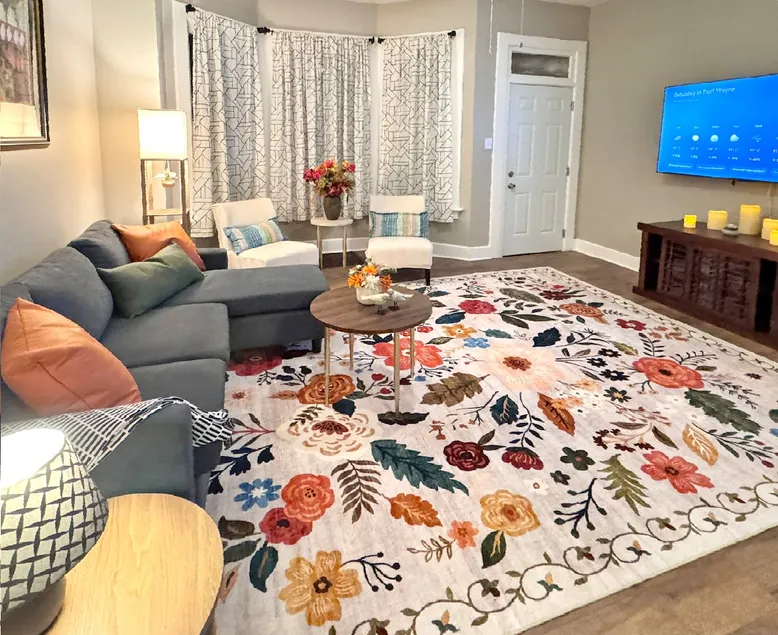Casa de Colores: 4BR Retreat House Near Downtown - Image 1
