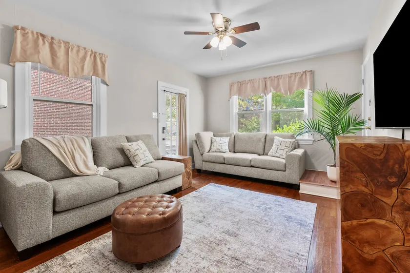 Farmhouse Boho Retreat Cozy 2 BR w/Backyard&Porch - Image 1