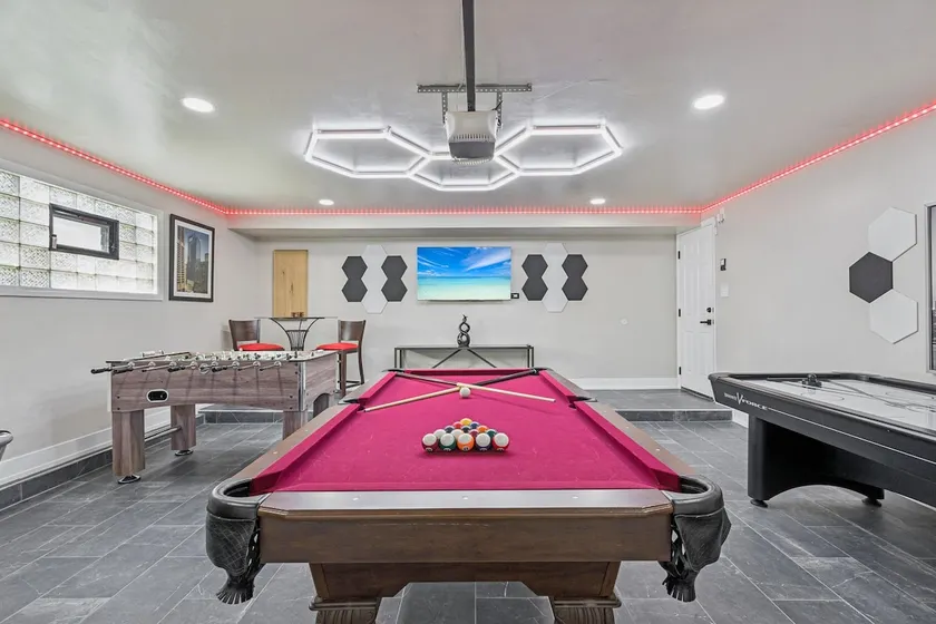 Luxury 4BR/3BA Near O'Hare - Game Room & Playroom - Image 1