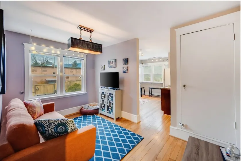 The Black Sheep BnB: Artsy 3 bed heritage home - Image 1