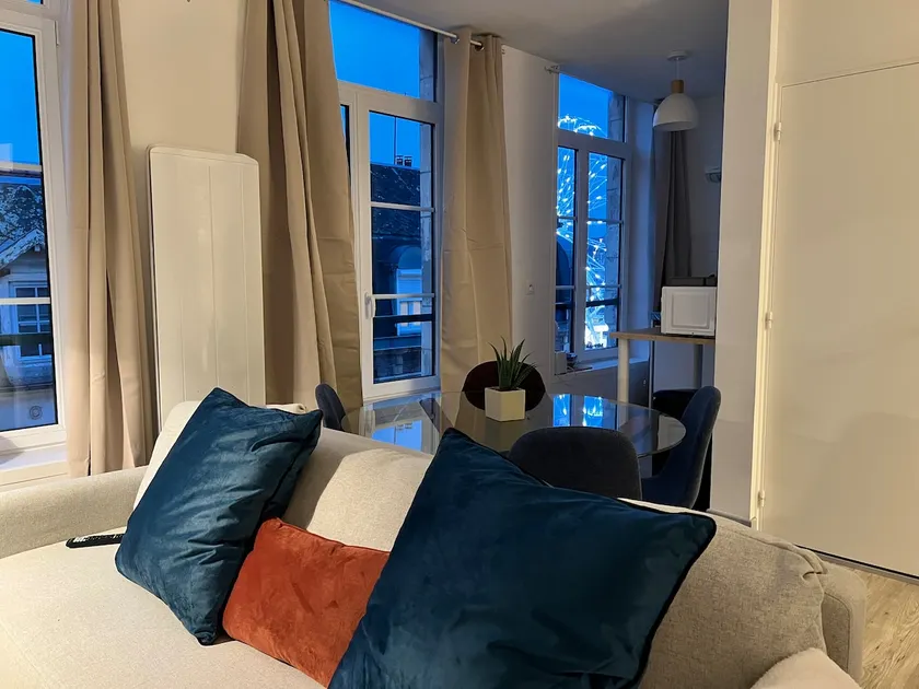 King Bed - Downtown - Belfry View - Bright - Image 1