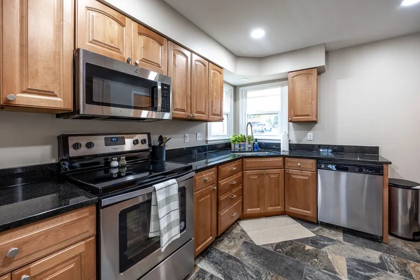 Charming Newly Renovated Ranch in West Des Moines! - Image 1