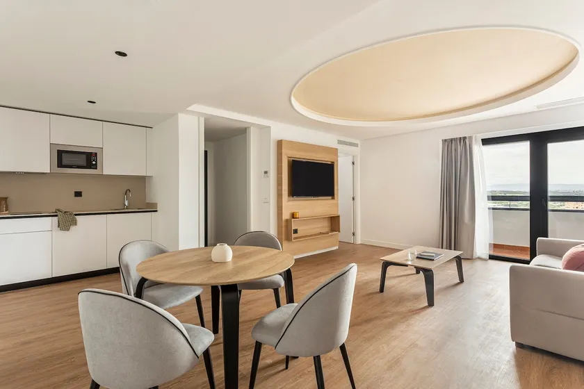 B48 Valencia Feria, Luxury 1-Bedroom Apartment. - Image 1