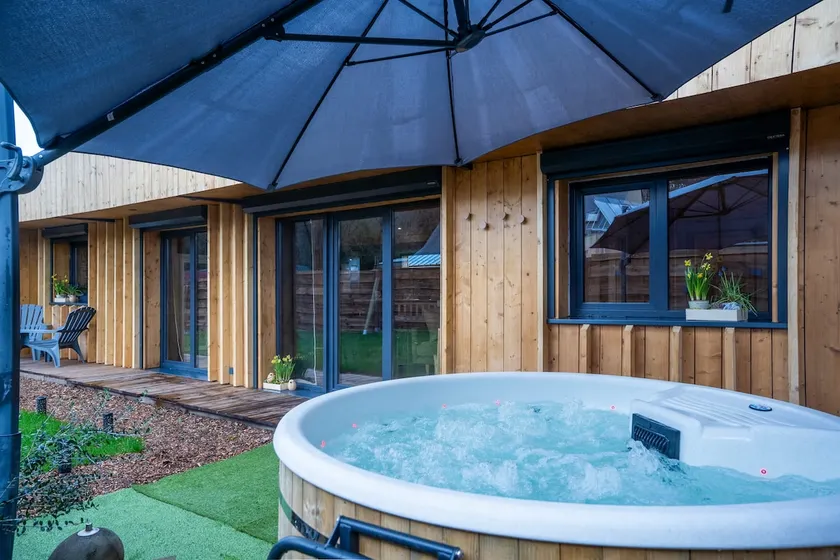 Charming gîte Ò Chalet with Nordic hot tub - Image 1